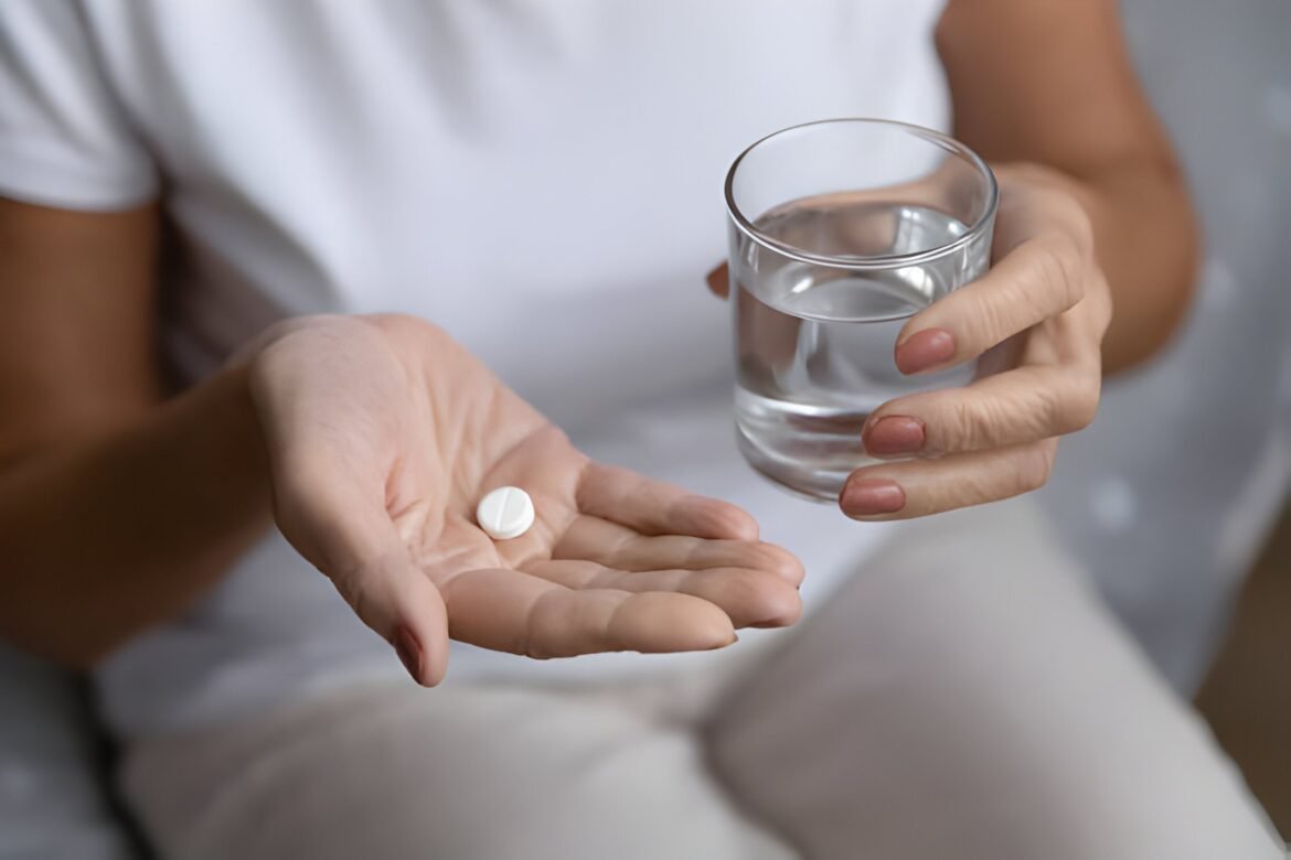 Kaip aspirinas stabdo storosios žarnos vėžio augimą ir plitimą