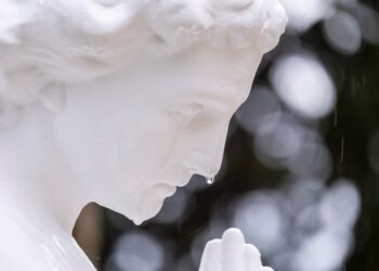 Ašarų liaukos uždegimas (priežastys ir gydymas)