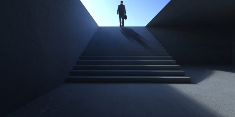 Bathmofobija (baimė lipti laiptais): simptomai, priežastys ir gydymas