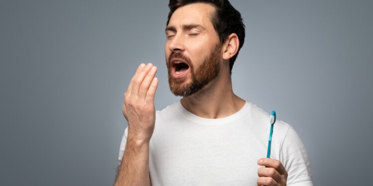 Halitozė (blogas burnos kvapas): priežastys, simptomai ir gydymas