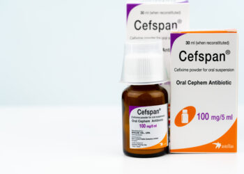 Bromfeniramino, dekstrometorfano ir fenilefrino geriamasis tirpalas arba suspensija