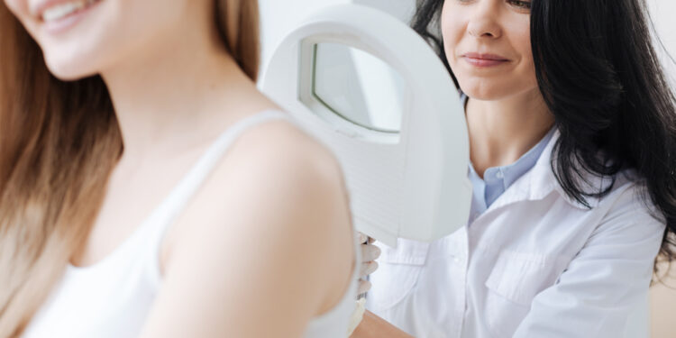 Choriokarcinoma: Priežastys, simptomai, gydymas ir profilaktika