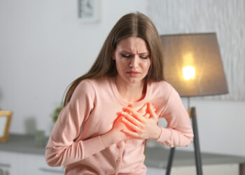 Diastolinis širdies ūžesys: priežastys, simptomai ir gydymas