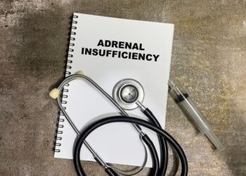 Įgimta antinksčių hiperplazija (CAH): simptomai, priežastys ir gydymas