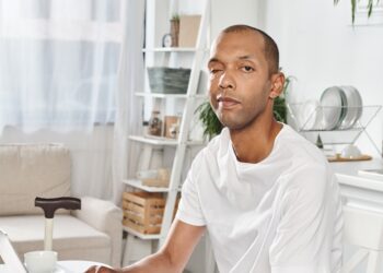 Įgimtas miasteninis sindromas (IMS): simptomai ir gydymas