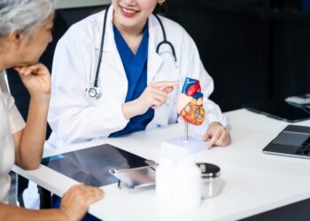 Kardiofaciokutaninis sindromas (CFC sindromas): simptomai ir priežastys