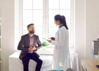 Išanginės ir šlapimo pūslės išvarža: priežastys, simptomai ir gydymas