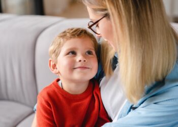 Katatrenija: kas tai, priežastys, simptomai ir gydymas