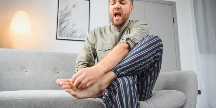 Kas yra pėdų grybelis ir kaip jį gydyti?