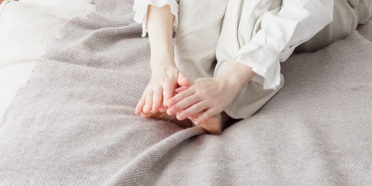 Šąlančių pėdų priežastys ir gydymas