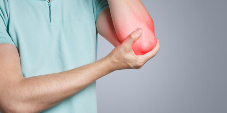 Alkūnės lūžis: tipai, simptomai, gydymas ir sveikimas