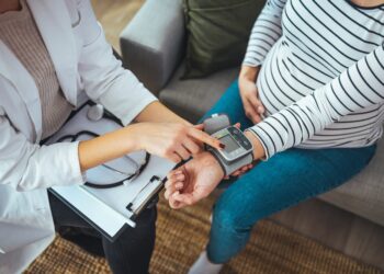 Eklampsija: priežastys, simptomai, diagnostika ir gydymas