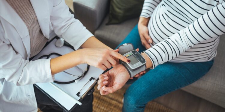 Eklampsija: priežastys, simptomai, diagnostika ir gydymas