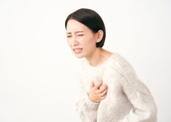 Netipiškas širdies plakimas: simptomai, priežastys ir reikšmė jūsų sveikatai