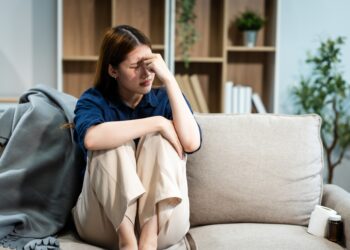 Disociaciniai sutrikimai: priežastys, simptomai, tipai ir gydymas