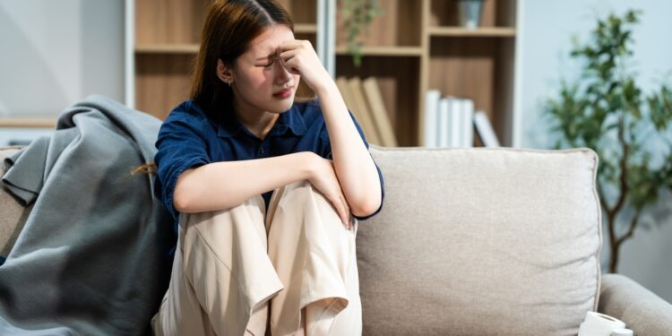 Disociaciniai sutrikimai: priežastys, simptomai, tipai ir gydymas