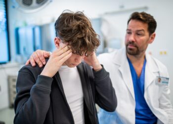 Paauglių baimė: apžvalga, priežastys ir gydymas