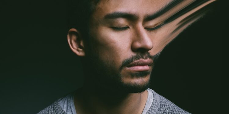 Vaikų šizofrenija: priežastys, simptomai ir gydymas