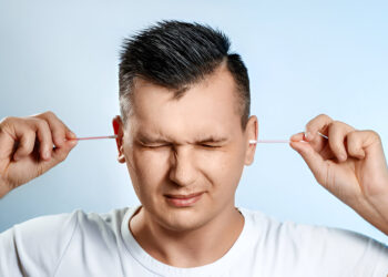 Kaip atkimšti užgultas ausis po skrydžio ?