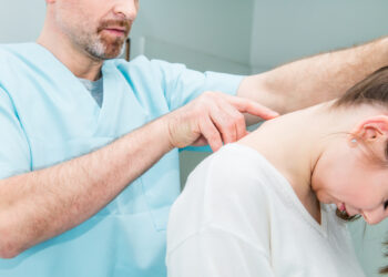 Kaklo virkštelės apsisukimas: priežastys, rizikos veiksniai, prognozė ir rekomendacijos