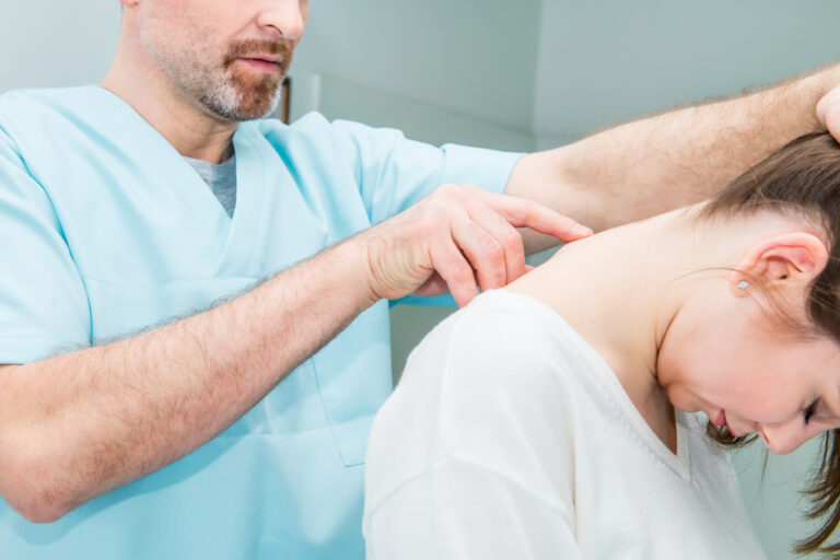 Kaklo virkštelės apsisukimas: priežastys, rizikos veiksniai, prognozė ir rekomendacijos