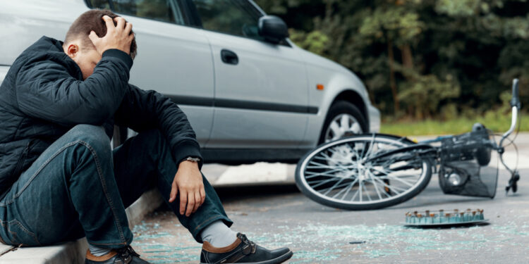 Po kiek laiko po smūgio į galvą pasireiškia smegenų sukrėtimo simptomai?