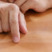 Pirštų bakstelėjimo reikšmė sergant Parkinsono liga