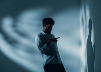 Paranoidinė šizofrenija: kas tai, simptomai ir gydymas