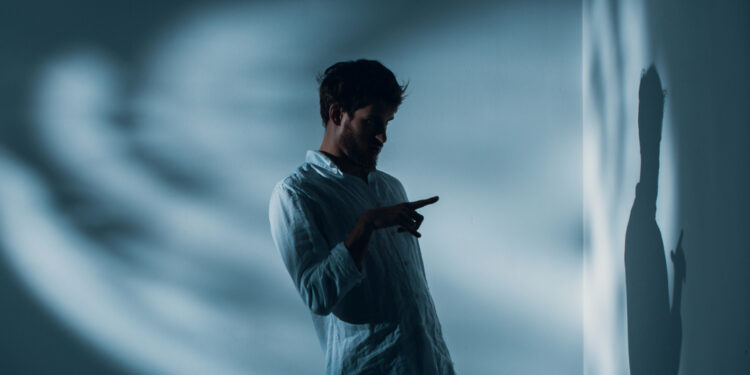 Paranoidinė šizofrenija: kas tai, simptomai ir gydymas