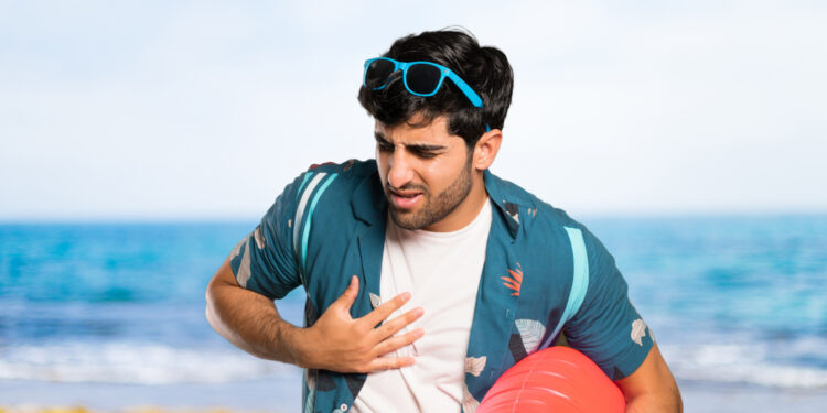 Plaukiojanti krūtinės ląsta: priežastys, simptomai, diagnostika ir gydymas