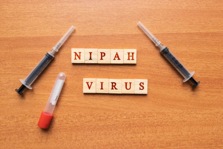 Nipah virusas: priežastys, simptomai, diagnostika ir gydymas