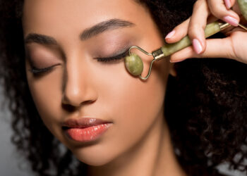 30 sekundžių akių masažas, padėsiantis sumažinti tamsius ratilus