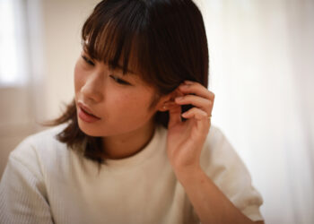 Otosklerozė: simptomai, priežastys ir gydymas