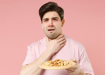 Kodėl žmonės alergiški riešutams?