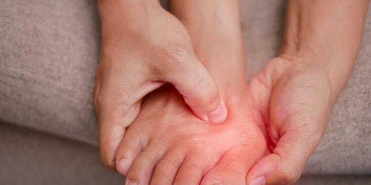 Hallux rigidus: simptomai, priežastys ir gydymas