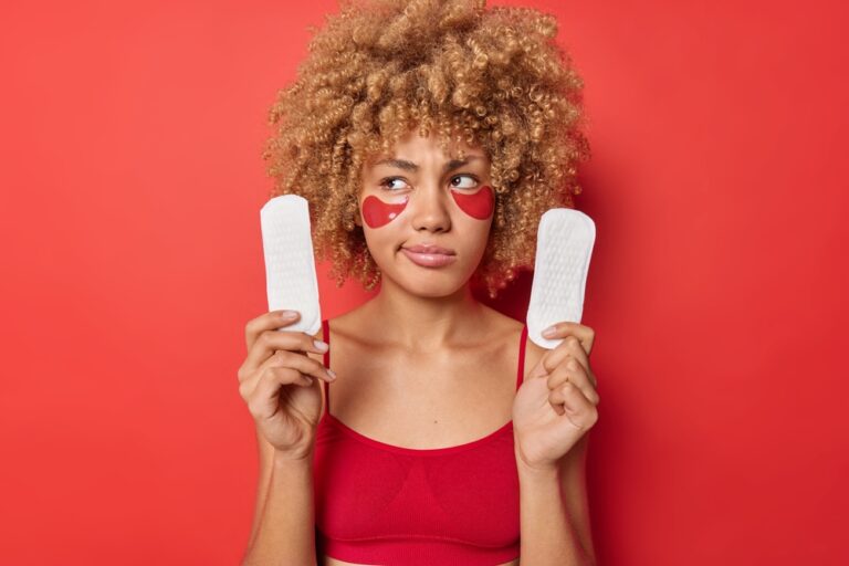Ar vartojant HT pleistrus vis dar būna menstruacijų?