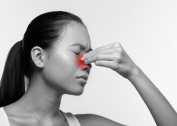 Nosies skaidulinis gumburėlis: priežastys, gydymas ir šalinimas