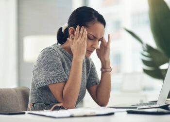 Kodėl jau tris dienas man nesiliauja galvos skausmas?