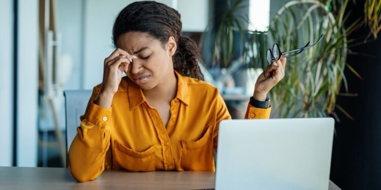 Akių migrena: kas tai, priežastys, simptomai ir gydymas