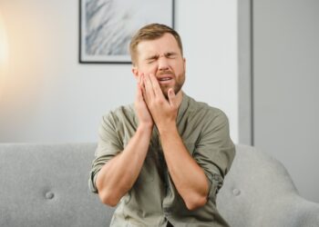 Periapikalinis pūlinys: simptomai, diagnostika ir gydymas