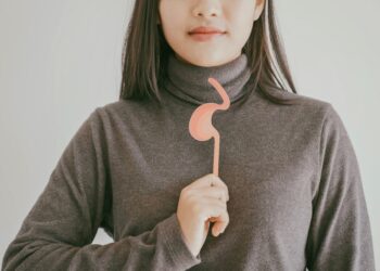 Paraquatų apsinuodijimas: simptomai ir gydymas