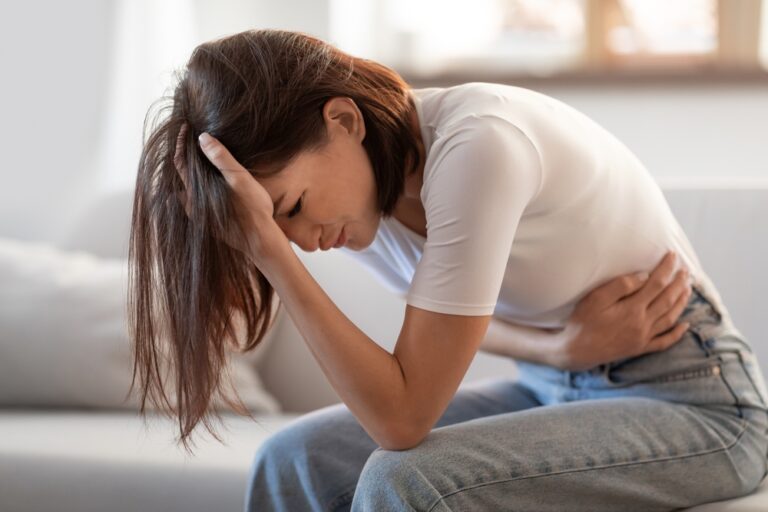 Menstruaciniai galvos skausmai: simptomai, gydymas ir profilaktika