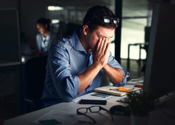 Paroksizminė hemikranija: priežastys, simptomai ir gydymas