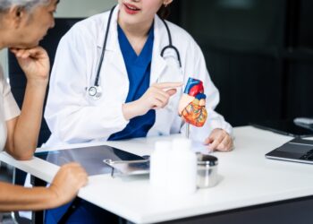 Milžinialąstelinė miokarditas: priežastys, simptomai ir gydymas