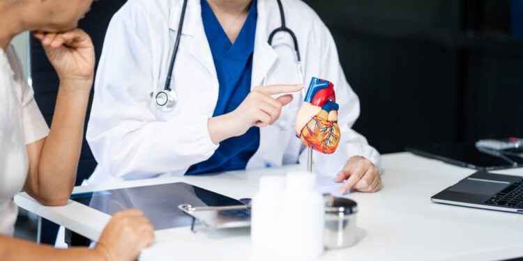 Milžinialąstelinė miokarditas: priežastys, simptomai ir gydymas