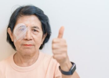 Tinklainės gardelinė degeneracija: simptomai, priežastys ir gydymas