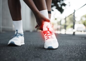 Blauzdikaulio raumenų sausgyslių plyšimas: tyrimai, simptomai ir gydymas