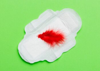 Mėnesinių pradžia (menarchė): bendroji apžvalga, amžius ir ko tikėtis