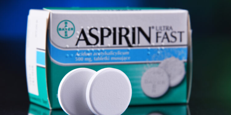 Kasdien vartojamo aspirino poveikis su amžiumi susijusiai geltonosios dėmės degeneracijai