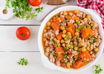 Kalakutienos ir moliūgų troškinys su čili